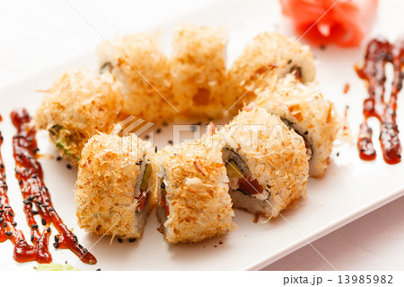 tasty sushi 13985982