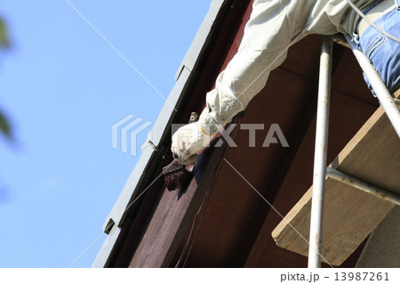 ペンキ塗りイメージ 13987261