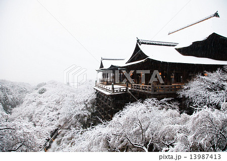 雪の清水寺 13987413