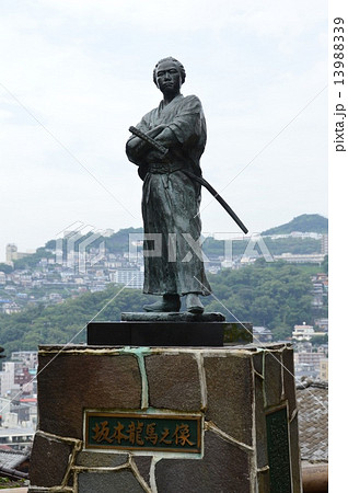 坂本龍馬の銅像 若宮稲荷神社 長崎県長崎市伊良林 の写真素材 1399