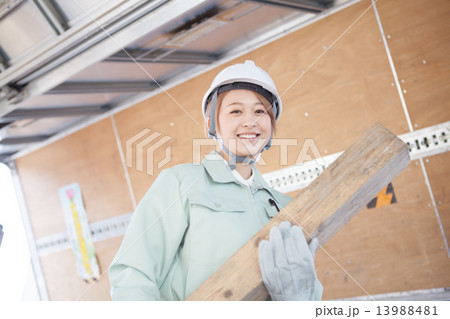 strong woman 13988481