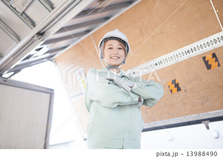 strong woman 13988490