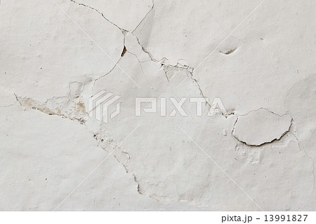 Cracked Plaster - Grunge Background Cracked Plaster - Grunge Background 13991827