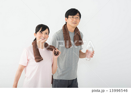 フィットネスクラブに通う夫婦 フィットネスクラブに通う夫婦 13996546