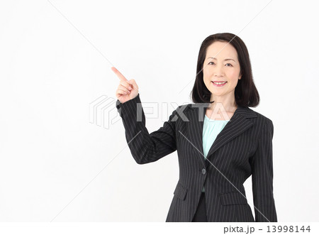 シニアのビジネスウーマン シニアのビジネスウーマン 13998144