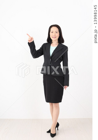 シニアのビジネスウーマン 13998145