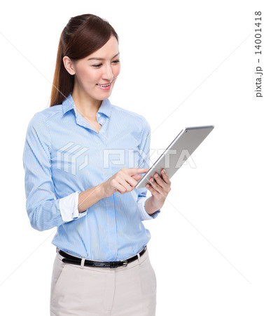 Businesswoman use digital tablet 14001418