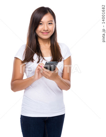 Singaporean woman use of mobile phone 14001682