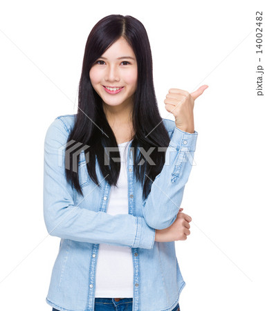 Woman with thumb up 14002482
