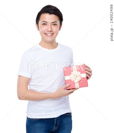 Man hold with gift box 14002499
