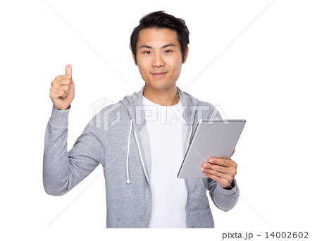 Man use of tablet and thumb up 14002602