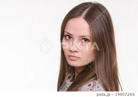 Portrait of a girl with long straight hair Portrait of a girl with long straight hair 14007269