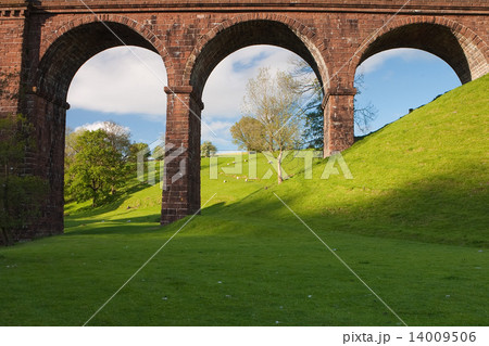 Lune viaduct - the typical viaduct in Yorkshire Dales National Park in Great Britain 14009506