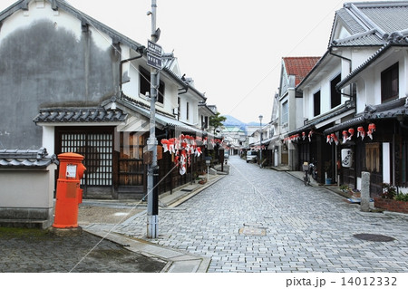 白壁の町並み 14012332