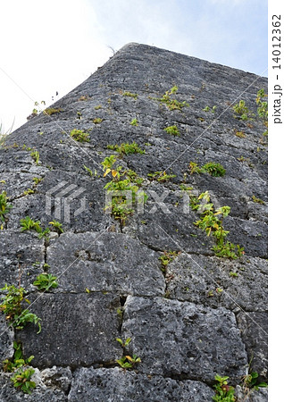 世界遺産・座喜味城跡(沖縄県中頭郡読谷村) 世界遺産・座喜味城跡(沖縄県中頭郡読谷村) 14012362