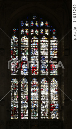 イギリス　ケンブリッジ　ケンブリッジ大学　キングスカレッジ　大学　教会　ステンドグラス　 14013249