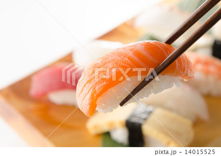 握り寿司　サーモン 14015525