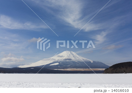 雪原と富士山 14016010