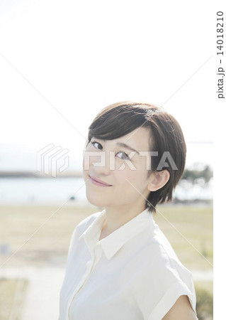 海と女性 海と女性 14018210