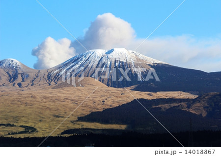 杵島岳と阿蘇の噴煙 杵島岳と阿蘇の噴煙 14018867