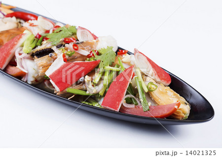 Thai spicy seafood salad Thai spicy seafood salad 14021325