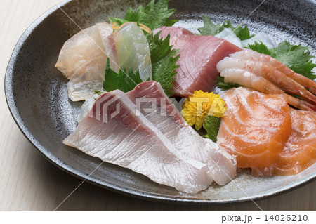 お刺身盛り合わせ 14026210