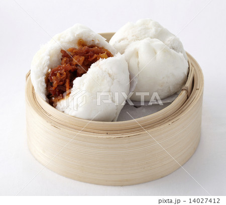 Delicious steamed buns 14027412