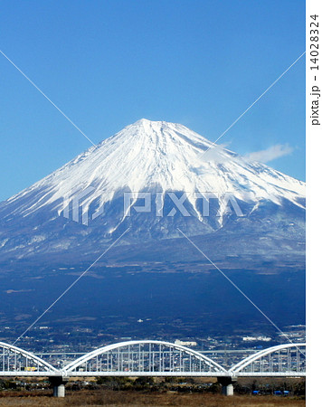 富士山と富士川鉄橋 14028324