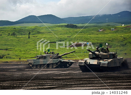 90式戦車　90TK　（ ３代目主力戦車 ）　2014年 富士総合火力演習 14031246