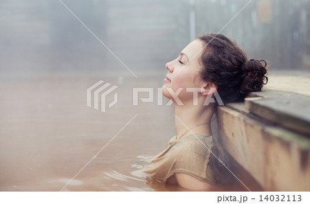 Girl in water 14032113