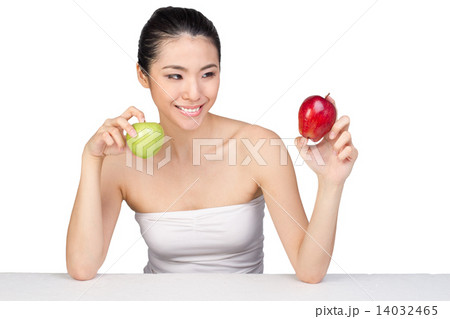 Asian Beauty with Two Apples Asian Beauty with Two Apples 14032465
