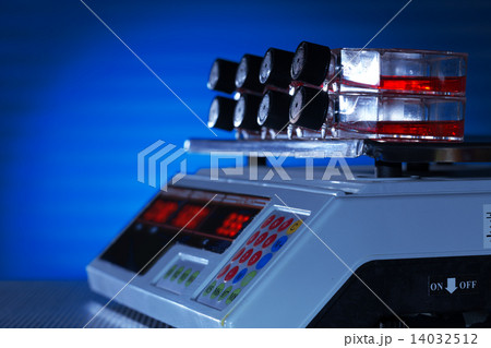 growing cell cultures on a laboratory shaker 14032512
