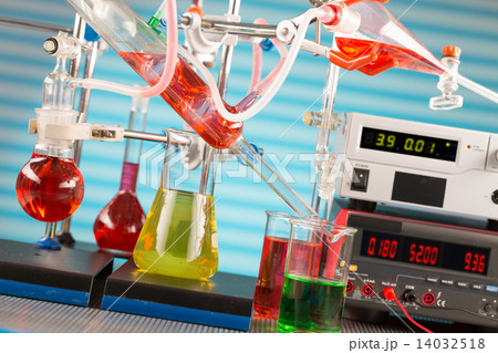 Modern chemical laboratory. Installation for synthesis 14032518