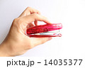 ステープラーを持つ手 14035377