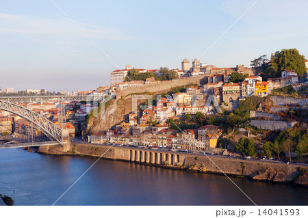 Bridge through River Douro in the city of Porto, Portugal at sunrise Bridge through River Douro in the city of Porto, Portugal at sunrise 14041593