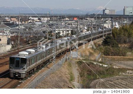 新型通勤電車ＪＲ西日本２２５系 14041900