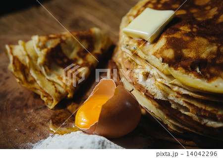 Russian traditional pancakes - blini Russian traditional pancakes - blini 14042296