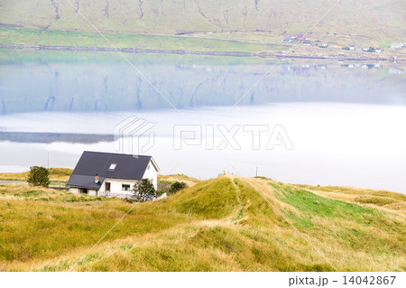 Residential house on the ocean . Residential house on the ocean . 14042867