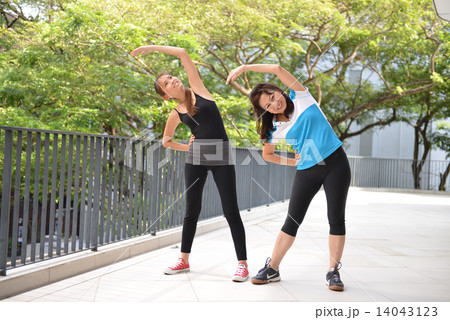 Mother and daughter day out for fitness exercise. 14043123