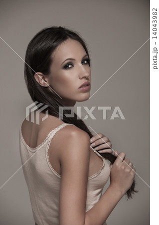 Portrait of sexy brunette 14043982
