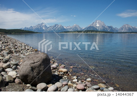 Jackson Lake and Grand Tetons 2 14044367