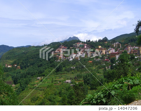 ベトナム サパ 遠目からの風景 14047206