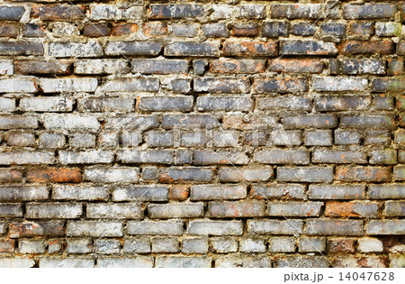 Dirty brick wall - grunge background Dirty brick wall - grunge background 14047628