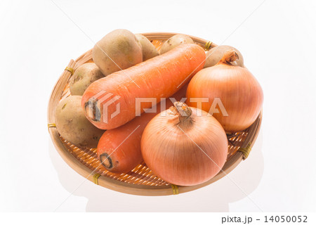 玉ねぎ、じゃがいも、にんじんの盛り合わせ 玉ねぎ、じゃがいも、にんじんの盛り合わせ 14050052