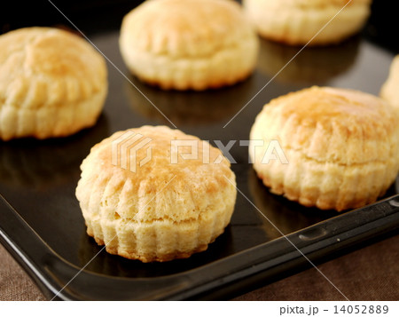 ビスケット　焼きたて（横位置） 14052889