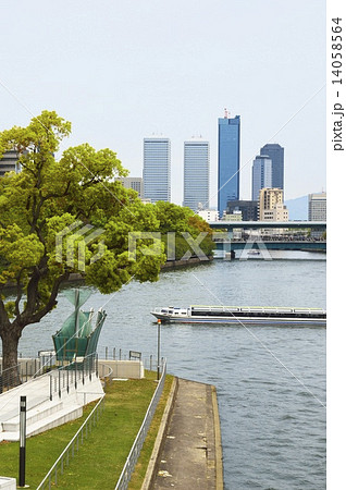 中之島からOBPを望む景色 14058564