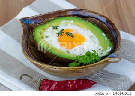Egg backed in avocado 14066919