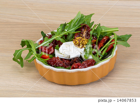 Salad with dried tomato 14067853