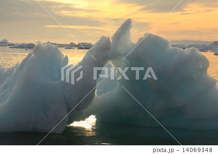 グリーンランド氷河白夜クルーズ（Glaciers in Greenland - the midnight sun tour) 14069348
