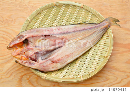 真ほっけ(北海道産)の干物(開き干し)。※縞ほっけではありません。未加熱です。 真ほっけ(北海道産)の干物(開き干し)。※縞ほっけではありません。未加熱です。 14070415